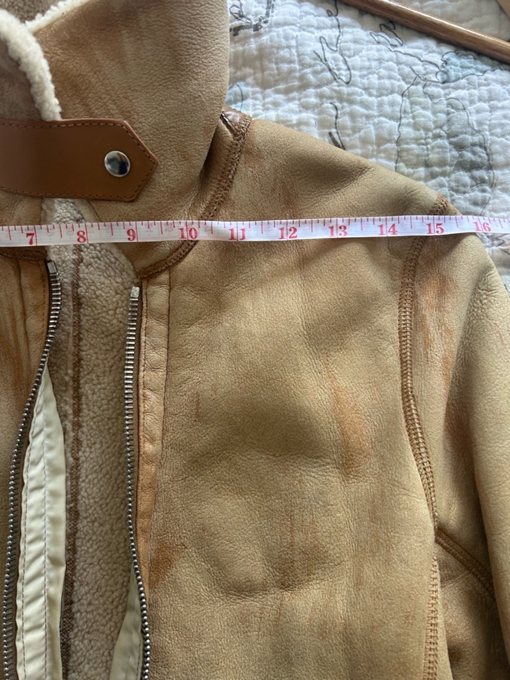 Authentic Prada Tan Shearling-Lined Jacket with Red Logo Tab - Picture 15 of 16